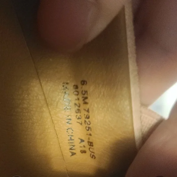 FRYE AND CO. Light Pink  Perforated Flats - Picture 3 of 8